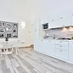 Guesthost - Art Space Caravaggio Apartman *